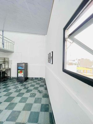 The guard room is 30 meters wide. The interior is right near the university. It's all set.