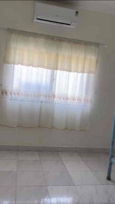 Three-and-a-half million Nguyễn Thái Sơn window room