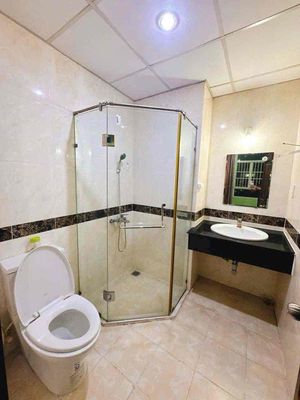 pass a bedroom (woman) - capital apartment, District 8
