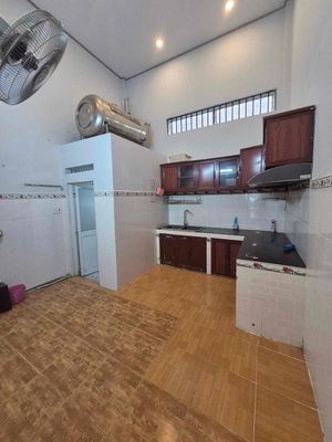 10 million -- clean new home, two bedrooms -- near the commercial university.