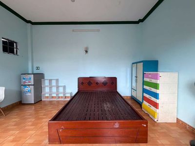 Rent room in the original house.