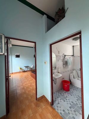 Rent room in the original house.