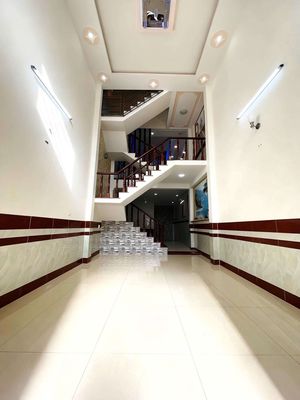 Rent a nice house for four bedrooms, four bathrooms, 9.5 million.