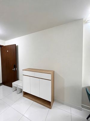 Rent a two-room apartment full of furniture.
