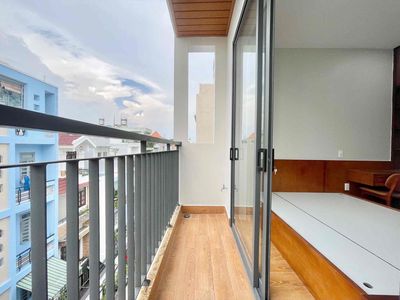 The new building room is 25 to 30 meters by the base market.