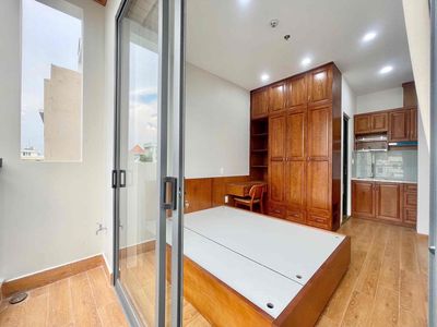 The new building room is 25 to 30 meters by the base market.