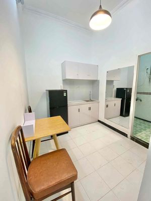 One bedroom, one kitchen, one open window, 40 meters2, 6 million Phú Nhuận