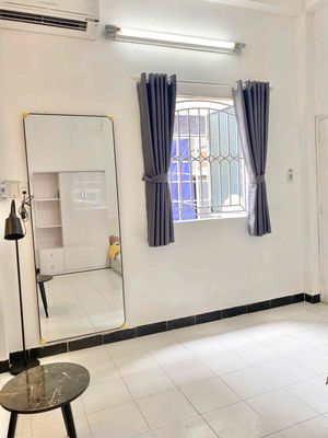 One bedroom, one kitchen, one open window, 40 meters2, 6 million Phú Nhuận