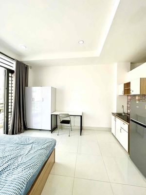 Phú Nhuận wide-sply balcony suite near central districts of 1-3-bt