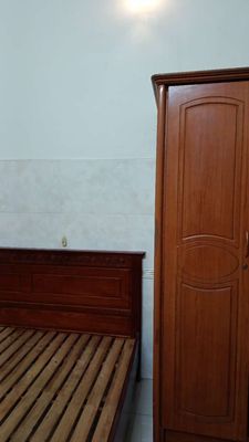 Rent a cash hotel near the school market.