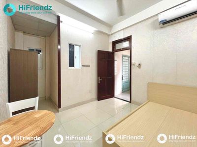 One bedroom, a new window-splitting kitchen near the shower, 11th District, University.