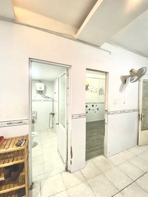 Rendging nnc 70 meters 1 . 1 . 1st floor 4 bedroom 2 wwc Bình Thạnh Center only 12 million