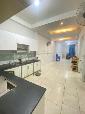 Rendging nnc 70 meters 1 . 1 . 1st floor 4 bedroom 2 wwc Bình Thạnh Center only 12 million