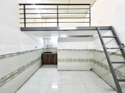 cheaply-priced motels - close to fourth - rain - style