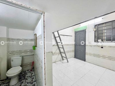 cheaply-priced motels - close to fourth - rain - style