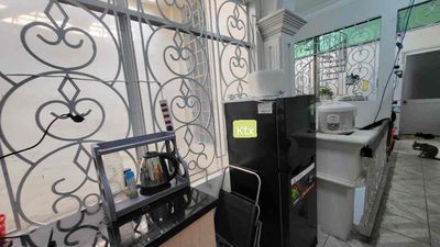 In the air conditioning near Tan Son Nhut Airport, you come in free with your fingerprints