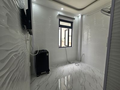 The window room 18 m2 has a grid of  cmt8 district 3 chill (no interior)