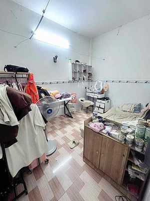 Rents a small Tân Thới Hiệp District 12 1 3rd floor bedroom. 128 meters bordering 2.6 million alleys.