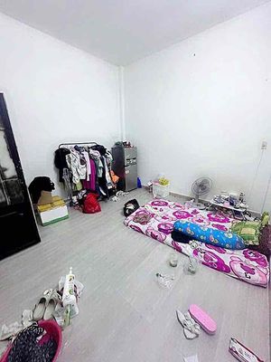 Rents a small Tân Thới Hiệp District 12 1 3rd floor bedroom. 128 meters bordering 2.6 million alleys.