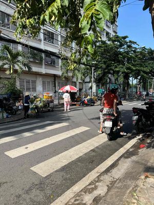 Renting the New American Market, District 7
