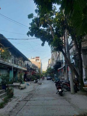 Rent the warehouse 12 meters, Hong Wang Hung-Zq1. area: 8 meters *20 meters