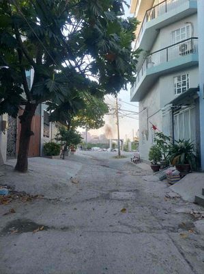 Rent the warehouse 12 meters, Hong Wang Hung-Zq1. area: 8 meters *20 meters