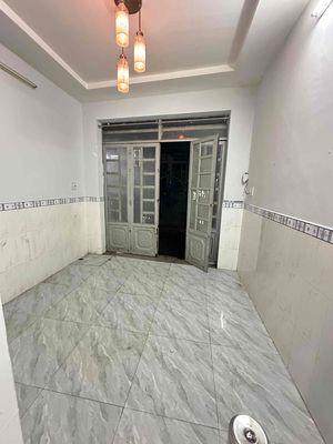 Rent a one-room bedroom, one bathroom, three-by-six meters.