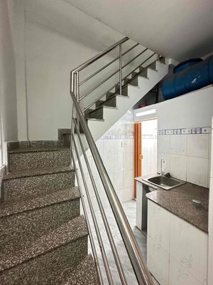 Rent a one-room bedroom, one bathroom, three-by-six meters.
