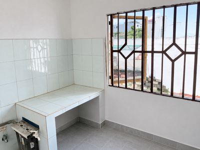 Renting room-- cheap-- Phạm Văn Bạch, new paint house