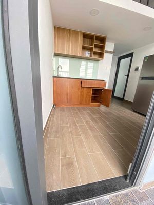 High-end hotel room at government power prices
