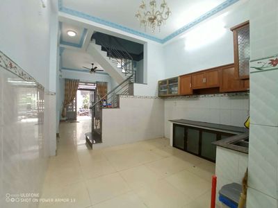 Rent us a two-story four-room three-room bathroom. District 12