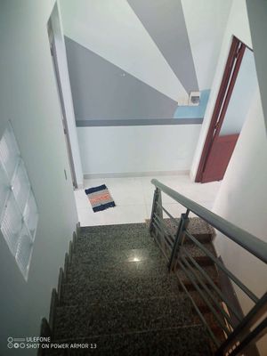 Rent us a two-story four-room three-room bathroom. District 12