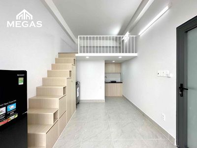 The High Prices Room on the New Year’s School