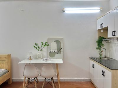 The beautiful studio is not shared with only 5 million Chinese labors