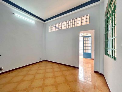 rent the entire area area 8 x 20 TREE