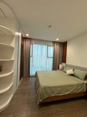 Rent six bedrooms. Two delasol toilets. Twenty-five million, enough furniture.