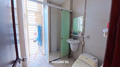 The owner rented the Nguyễn Duy cash house