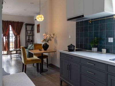 High-level service apartment right in the center of Thảo Điền - charge 5 p Metro