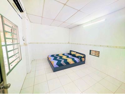 Rent the whole house full of furniture. Two bedrooms. Hoàng Văn Thụ.9 bedrooms.