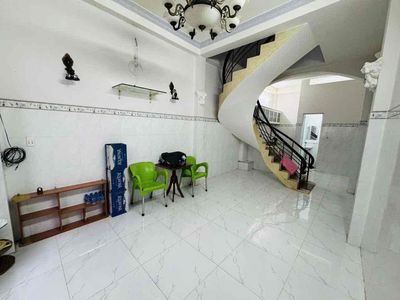 The floor of 3.5 12 M has two bedrooms. Two Nguyễn Văn Khối toilets.