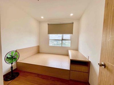 Rent rooms full of furniture; Three million rent. Ith Xiang