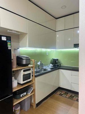 Rent rooms full of furniture; Three million rent. Ith Xiang