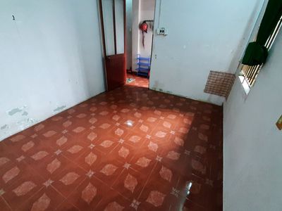 The empty room in the original house is just a female lease.