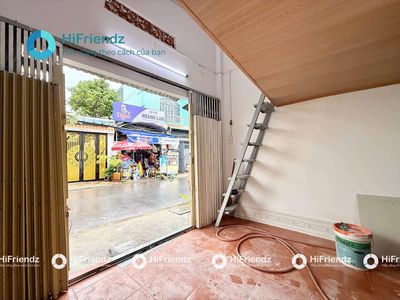 Kiot front fit and KAOS near Suk, Phan Ting-Seung-hoo