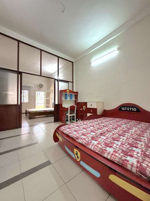 Rent the entire three bedrooms-- the open corner-- the writer's bridge, District 3.