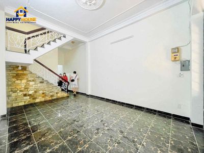 Renting three bedrooms - three toilets, Hoàng Hoa Thám.