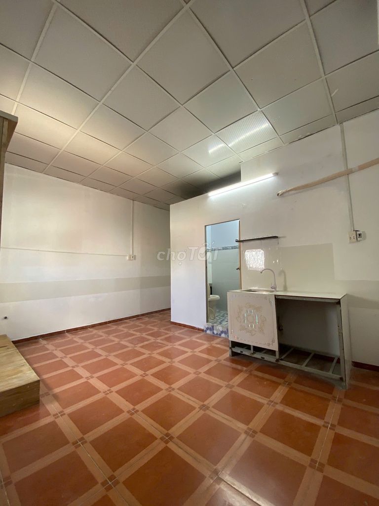 - Lê Văn Thọ Mint Room has internal integrity.