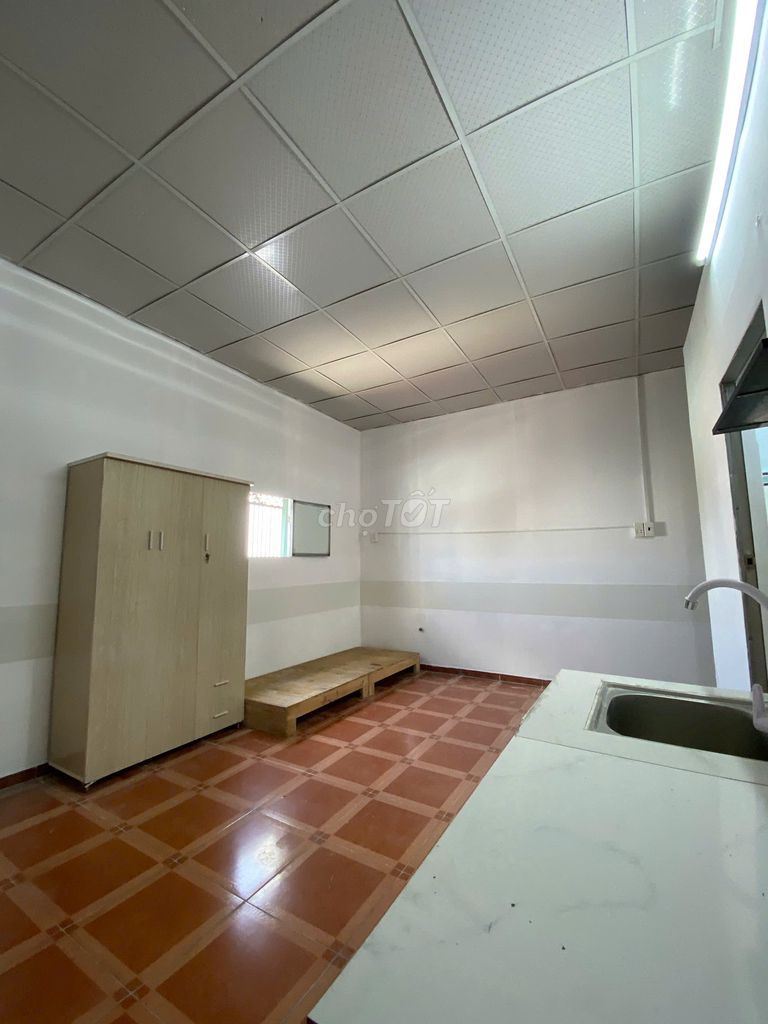 - Lê Văn Thọ Mint Room has internal integrity.
