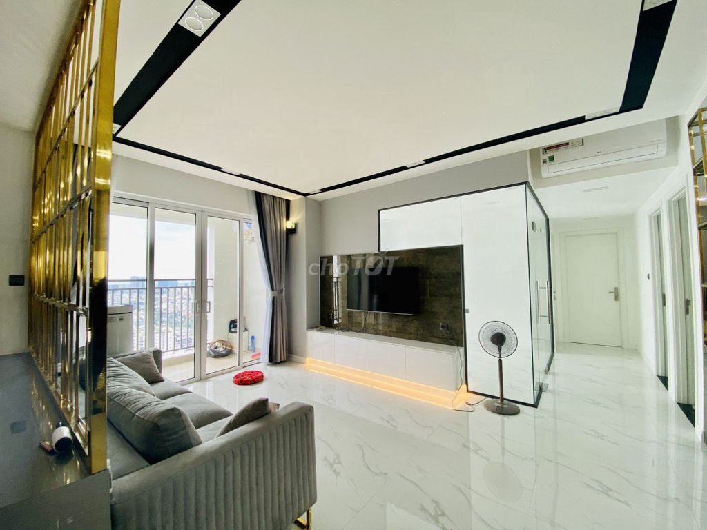 So the apartment is three bedrooms. Two bathrooms. Full Sunrise City interior.