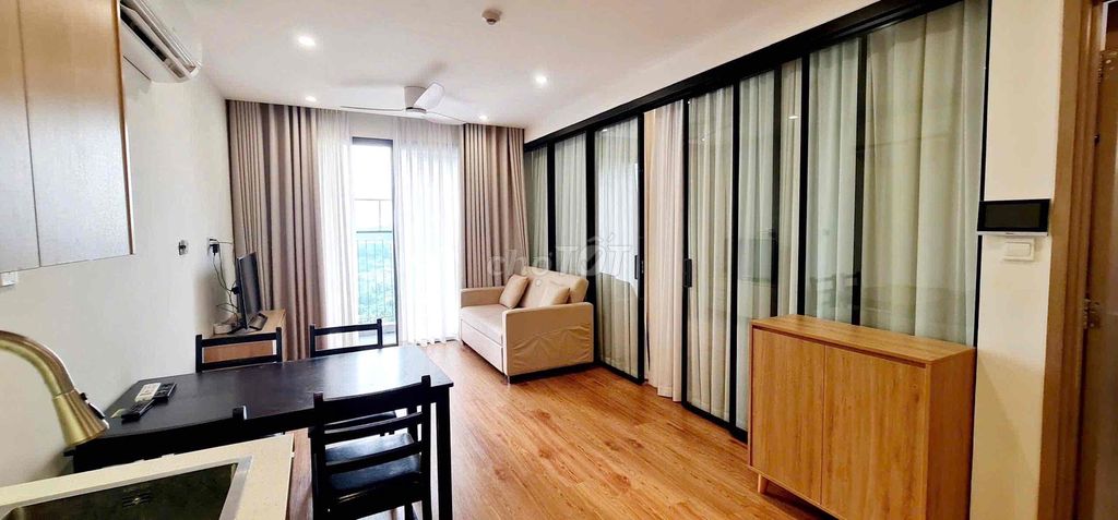 Rent a room full of beautiful interior Vinhomes Grand Park district 9